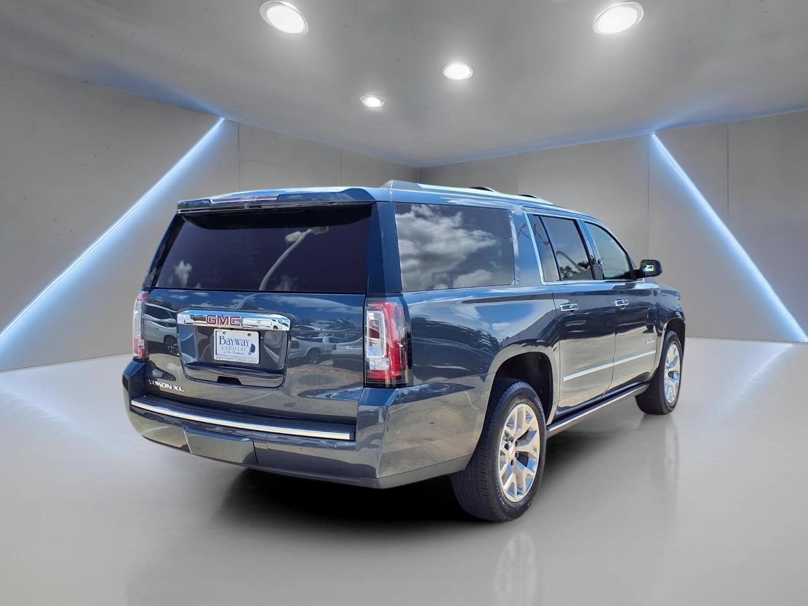 2020 GMC Yukon XL — side profile view