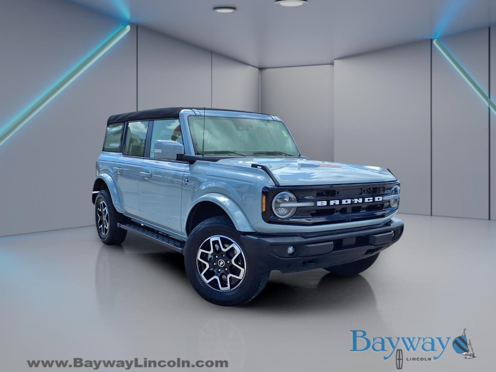 2024 Ford Bronco Outer Banks in Cactus — front three-quarter view