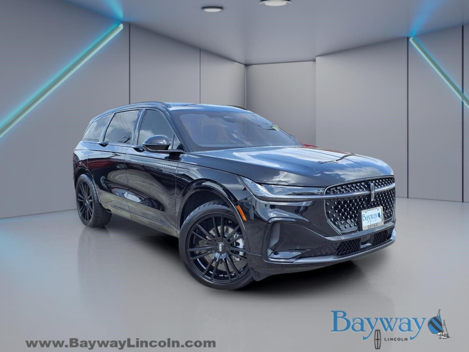 2025 Lincoln Nautilus Reserve in Black Metallic — front three-quarter view