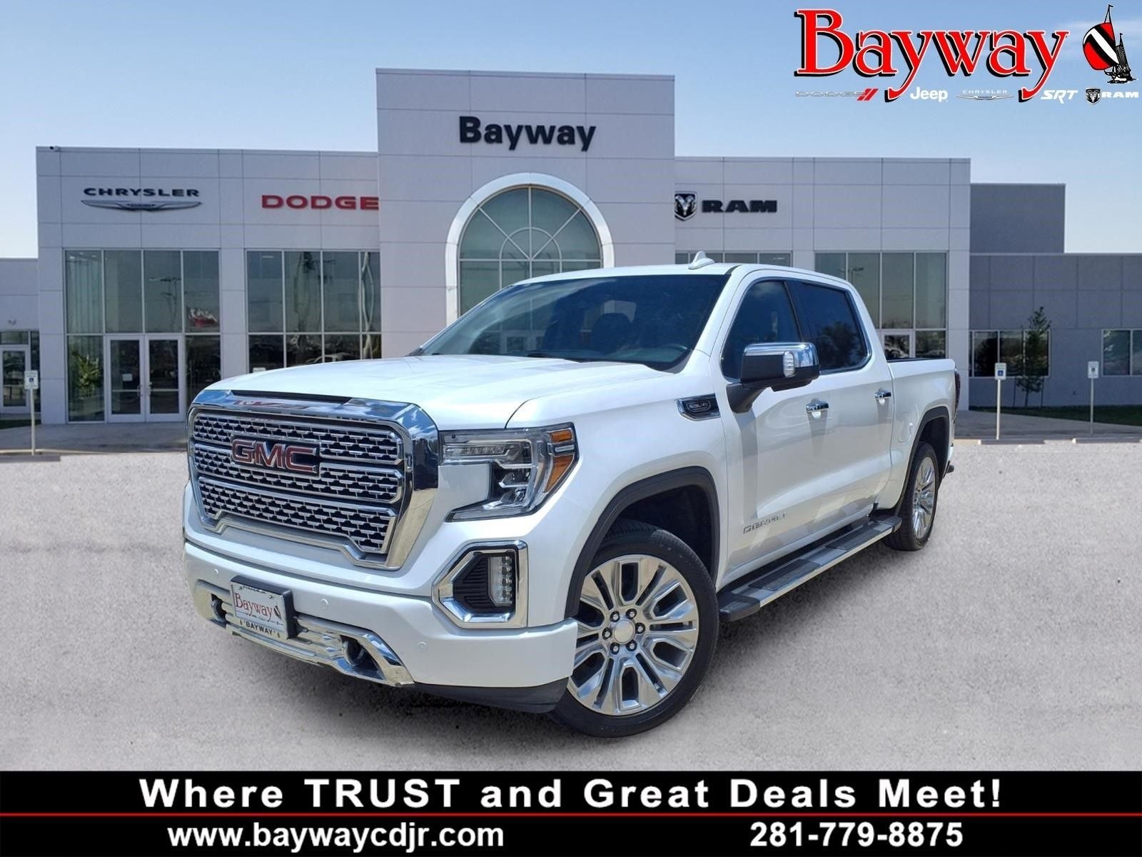 2020 GMC Sierra 1500 Denali DR. ALERT PKG I & SUNROOF in White Frost Tricoat — front three-quarter view